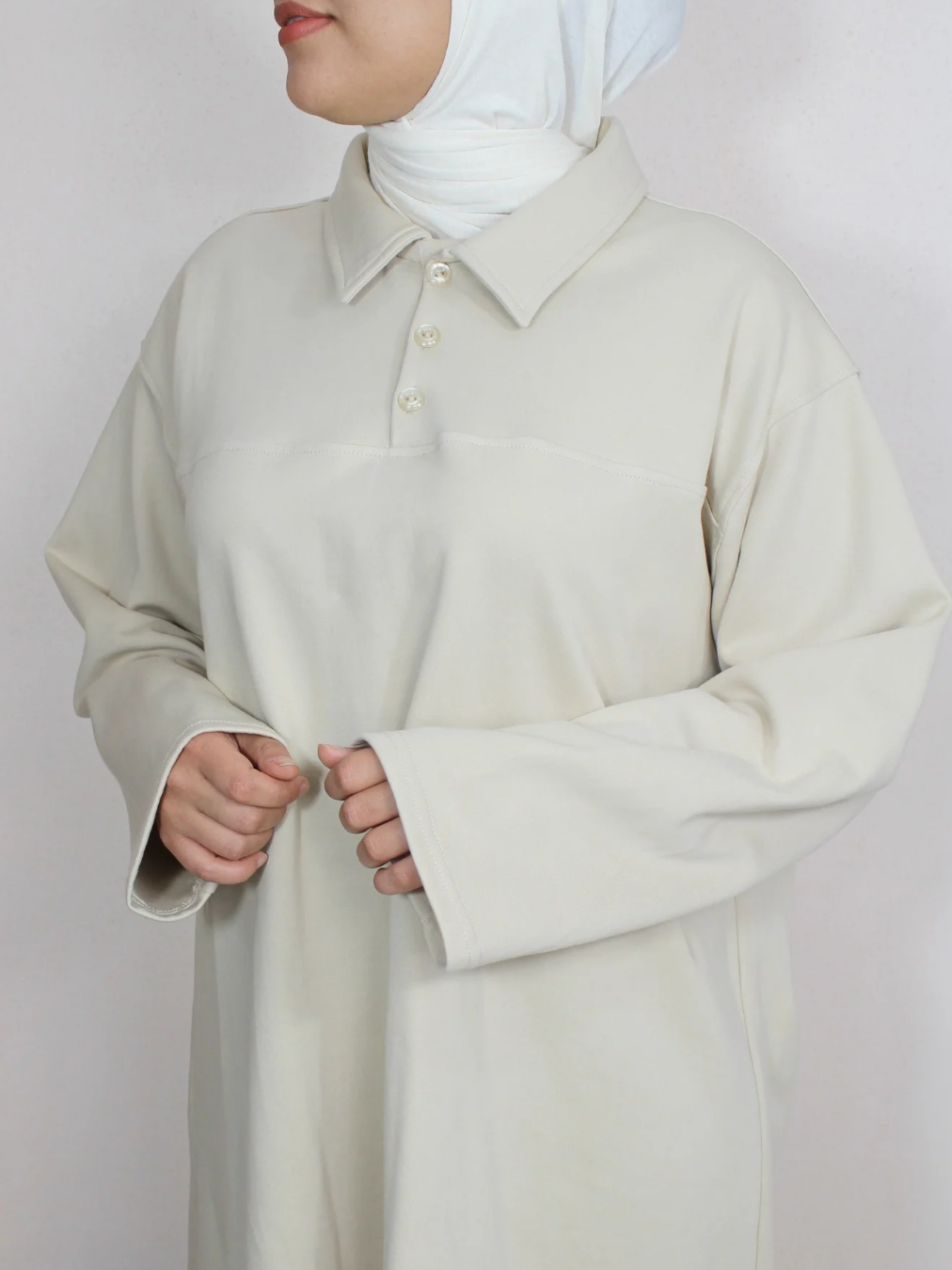 Polo modeste à boutons  - Taille: Taille 2 : (42-48)- longueur 85 cm | Couleur: Beige 